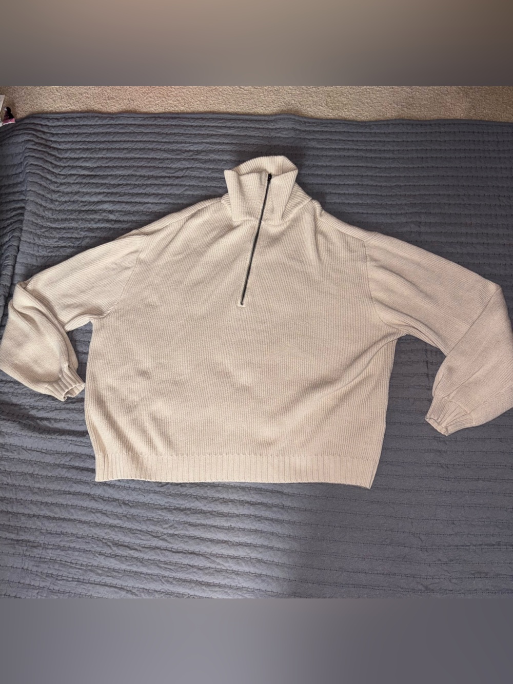 Hollister sweater